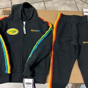 Brand new. Matching set